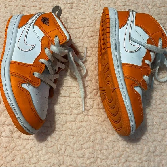 Air Jordan 1 mid top “ electro orange” size 10c youth - Picture 8 of 11